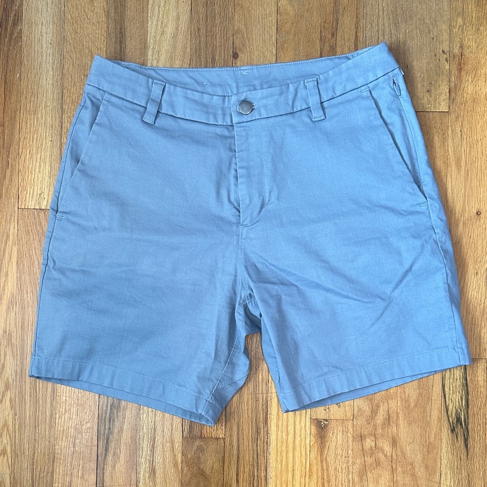 lululemon athletica Men's Slate Blue Flat-Front Shorts